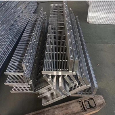 150mm*1550mm Aluminum Serrated Press Lock Steel Grating for Customized Floor Walkway