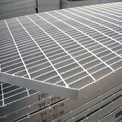 Galvanized Steel Trench Drain Grate 30*3 mm Serrated Stainless Steel Drainage Aluminum Bar Grating