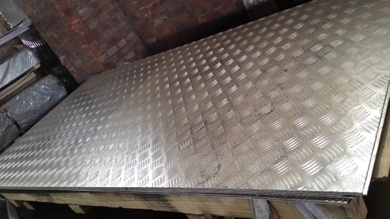 3003 5052 Grade Five Bar Aluminum Alloy Plate for Dog Box Fabrication Tread Sheet
