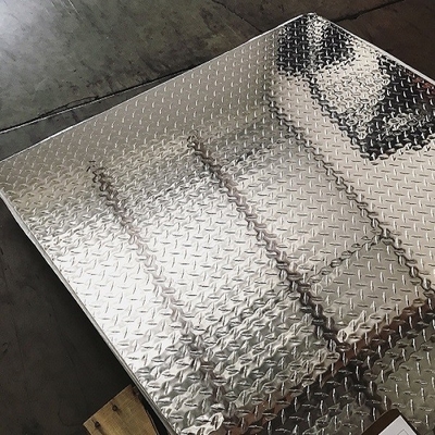 3003 5052 Diamond Tread Plate Coil Aluminum Checkered Sheet Width 30mm 2300mm