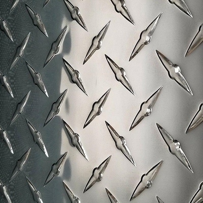Non-Slip Bus Floor Plate 1060 5052 3003 1050 Diamond Aluminum Sheet for Stair Steps