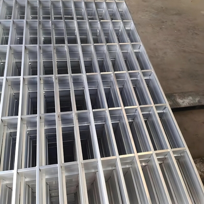 TP077 Prefabricated Aluminum Stair Treads and Risers with Weather-resistant Coating