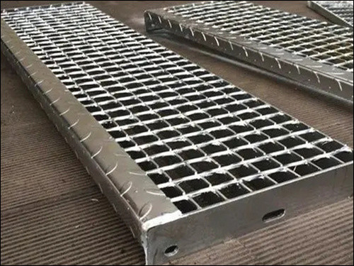 Non-Slip Aluminum Checkered Diamond Stair Tread Grating
